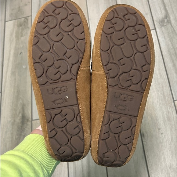 UGG Chestnut Suede Moccasin Shoes - Picture 4 of 9
